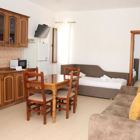 Apartment Celaj Velipojë Exteriör bild