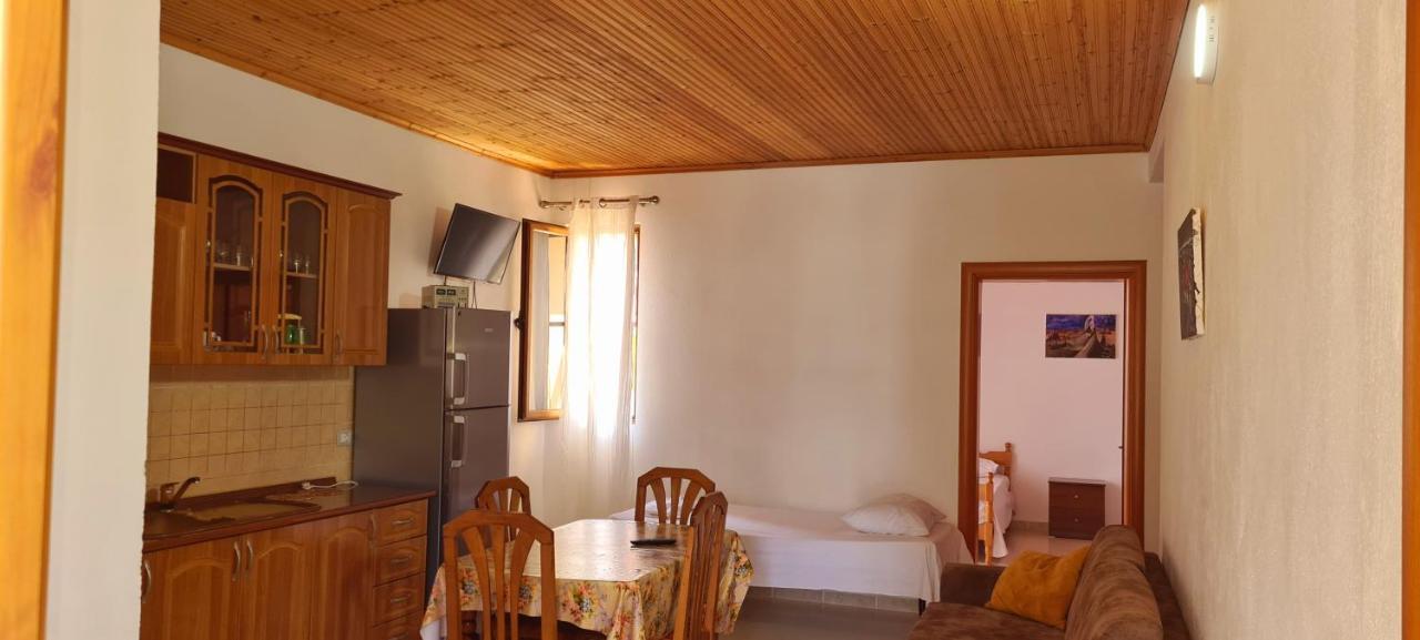 Apartment Celaj Velipojë Exteriör bild