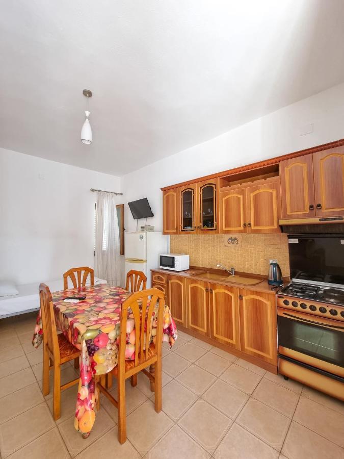 Apartment Celaj Velipojë Exteriör bild