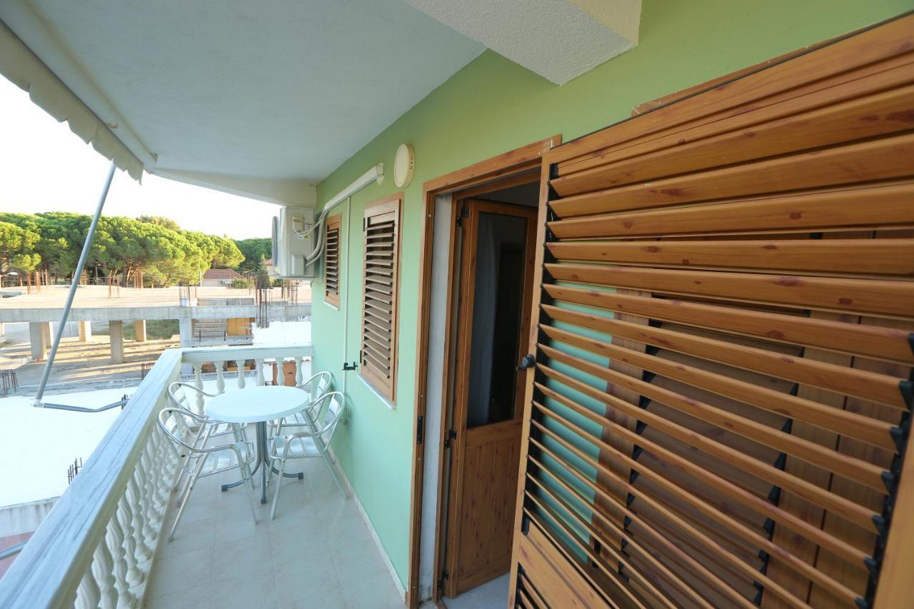 Apartment Celaj Velipojë Exteriör bild